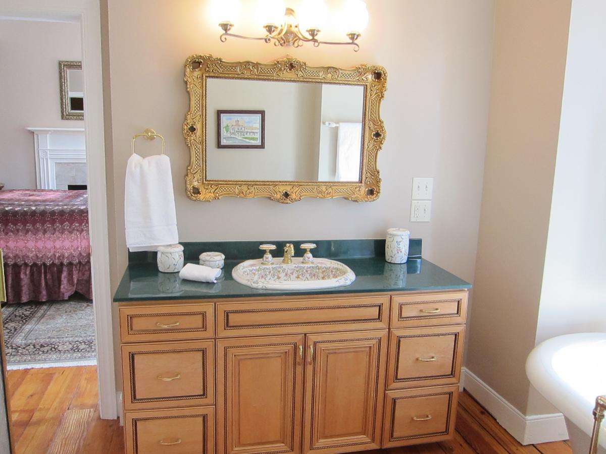 The Swope Manor 2*