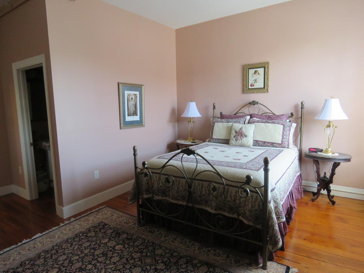 The Swope Manor 2*